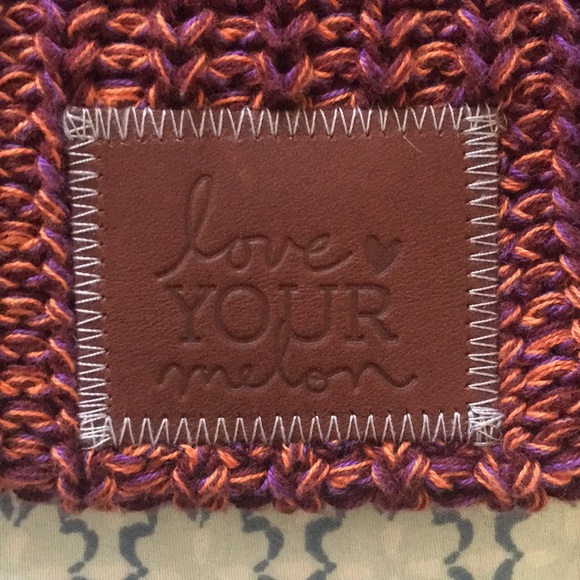 Burgundy beanie love your melon - Picture 2 of 2